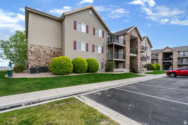 37 W Ridge Rd, Saratoga Springs, UT 84045 - #1