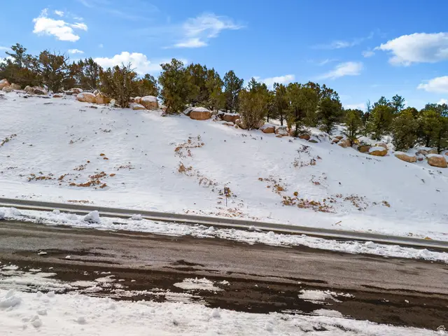 3183 W Moon Crest Dr #16, Cedar City, UT 84720 - #1