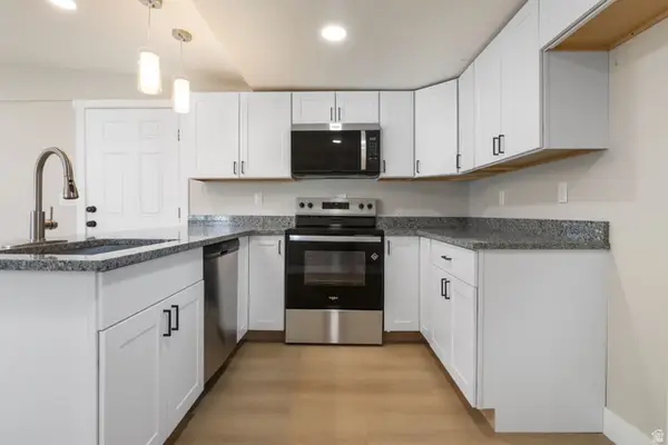 6494 1090 #152, Murray, UT 84123