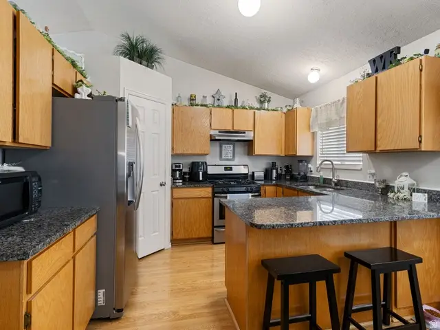 5831 S Far Vista Dr, Salt Lake City, UT 84118 - #3