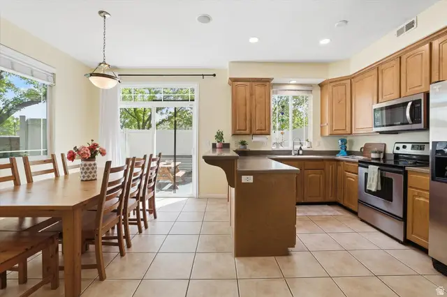 419 N Kent Dr W, North Salt Lake, UT 84054 - #3