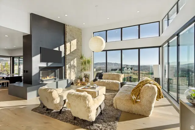 4854 N Soleggiato Cir E, Lehi, UT 84043 - #2
