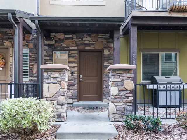128 W Parramatta Ln, Salt Lake City, UT 84115 - #2