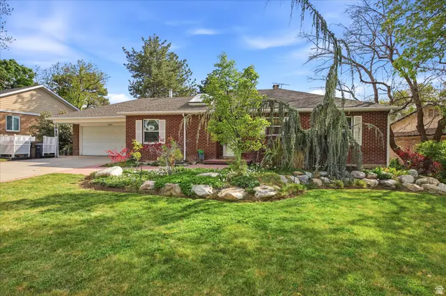 2484 E Skyline Dr, Salt Lake City, UT 84108 - #2