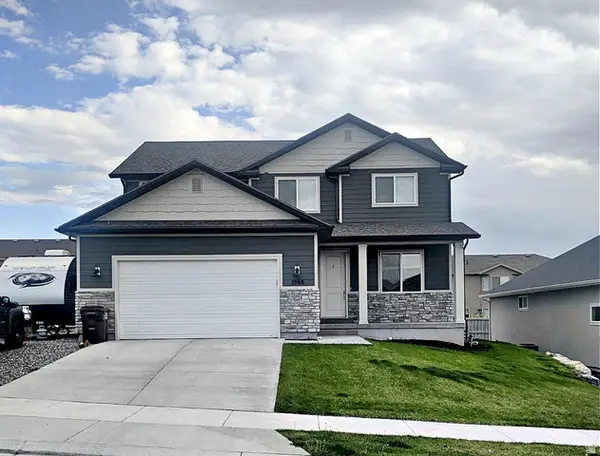 1966 E Blue Spruce Rd N, Eagle Mountain, UT 84005