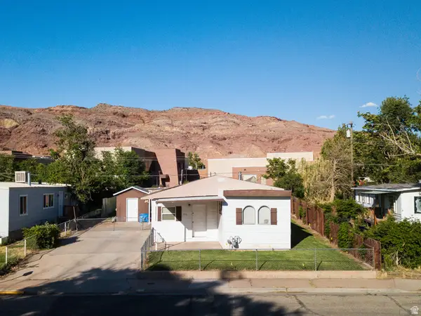 476 N Cliffview Dr, Moab, UT 84532
