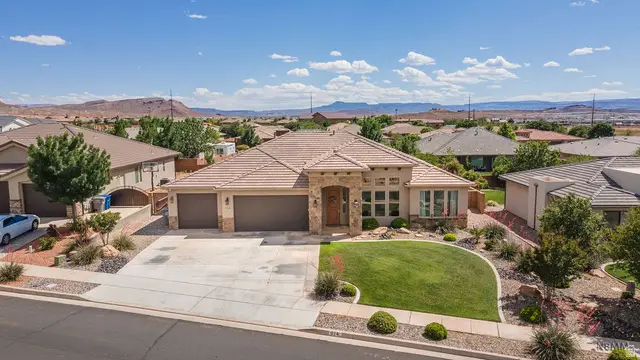 914 E Black Oak Dr, Washington, UT 84780 - #1