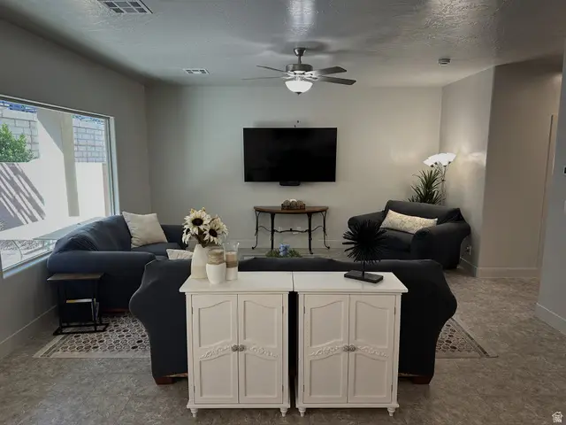 528 S Riverbed Dr, Washington, UT 84780 - #3