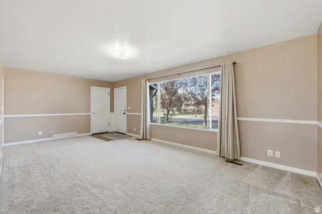 515 Glenwood Dr, Hyrum, UT 84319 - #3