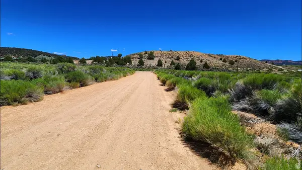 4206 Entrance Dr, Panguitch, UT 84759