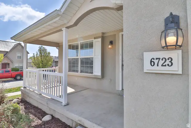 6723 W Oak Farms Dr, West Jordan, UT 84081 - #2