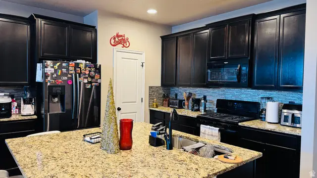 5685 W Pelican Ln, West Valley City, UT 84118 - #2