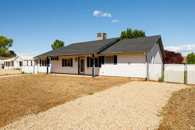 624 S Hillside Dr, Kanab, UT 84741 - #2