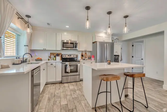 1071 N Jamie-matt Cir W, Layton, UT 84041 - #3