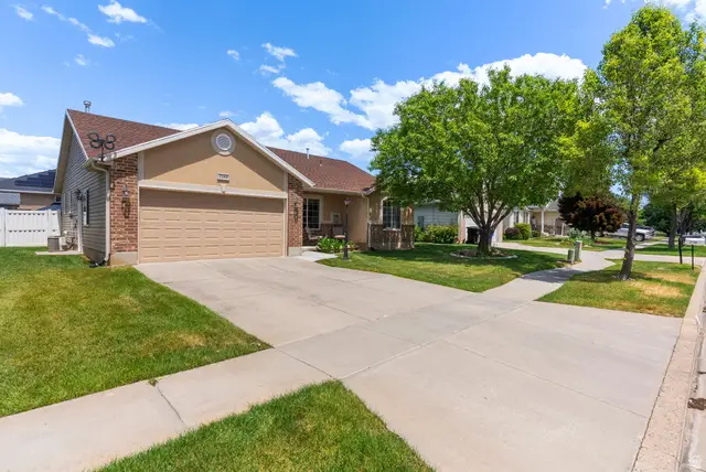2180 W Craig Ln, Syracuse, UT 84075 - #3