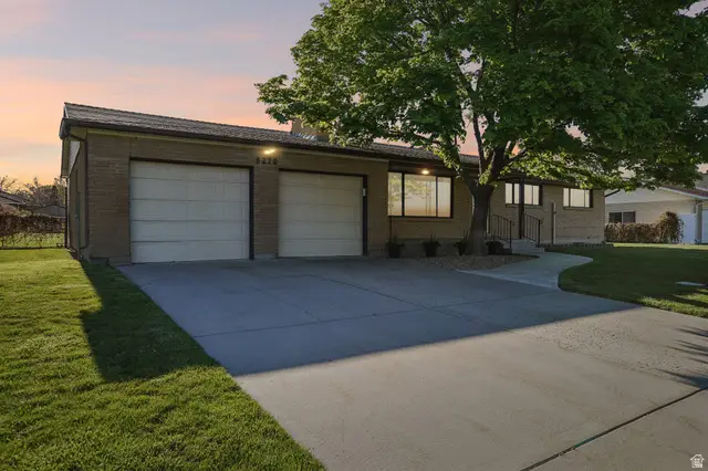 9270 S Jana Lee Dr, West Jordan, UT 84088 - #2