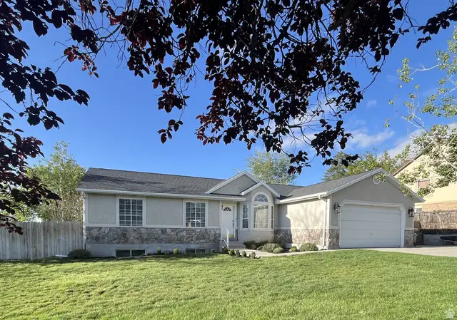 1317 E Knollwood Dr, Sandy, UT 84092 - #1