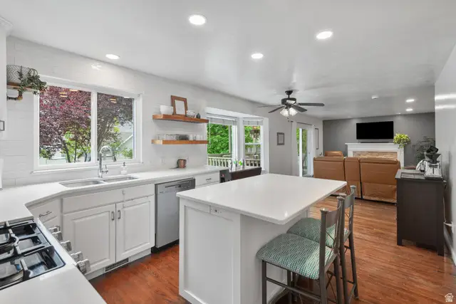 1554 E Buttercup Dr, Sandy, UT 84092 - #3