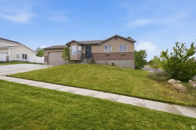 6822 S High Bluff Dr W, West Jordan, UT 84081 - #2