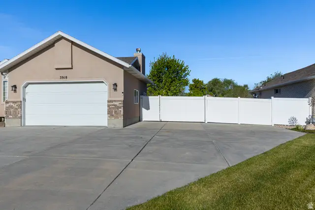 3918 S Madill Cir W, West Valley City, UT 84119 - #2