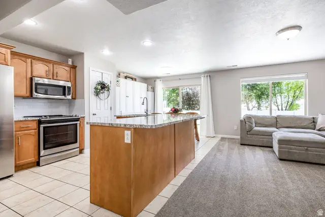 163 Arlington Way, Harrisville, UT 84414 - #2
