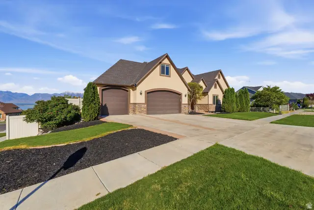 2894 S Fox Pointe Dr W, Saratoga Springs, UT 84045 - #3