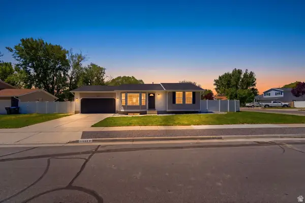 11058 S Sandy Creek Dr. Dr E, Sandy, UT 84094
