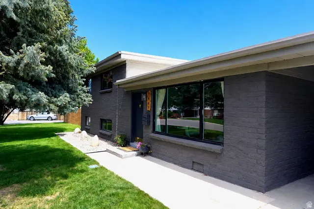 7067 S 2155 E, Cottonwood Heights, UT 84121 - #1