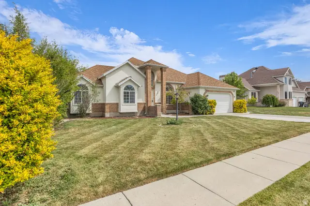 1202 W Country Ridge Dr S, South Jordan, UT 84095 - #2