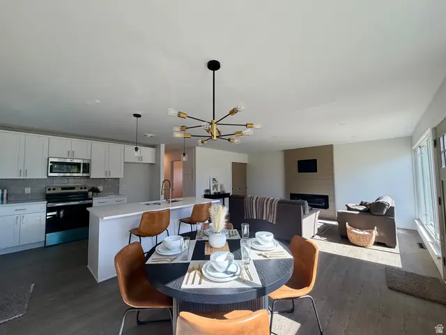1028 N Nocturne Dr W, Salt Lake City, UT 84116 - #2
