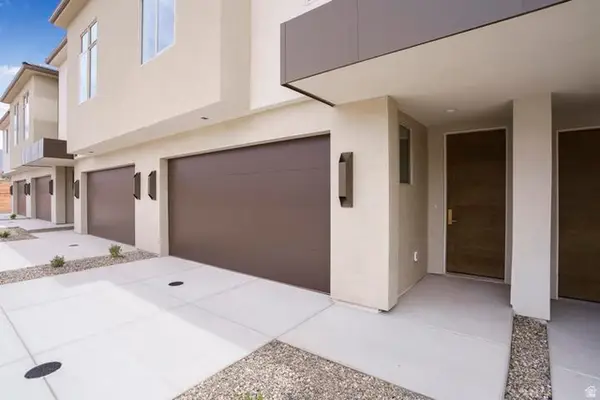 990 N Manen St, Washington, UT 84780