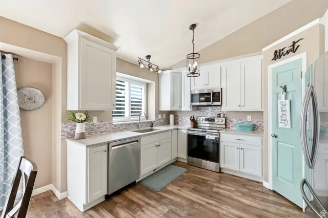 1691 S 300 E, Kaysville, UT 84037 - #3