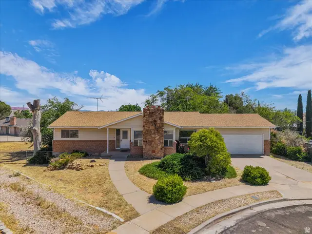 484 N Circula Rosita, Washington, UT 84780 - #1