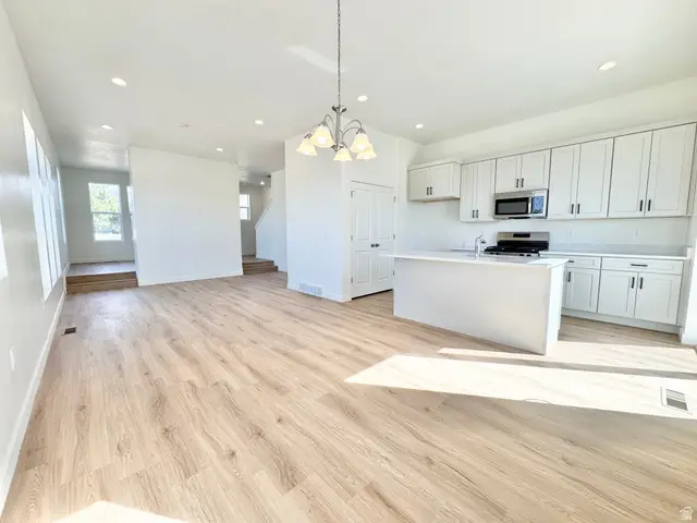 1650 N Main St, Layton, UT 84041 - #3