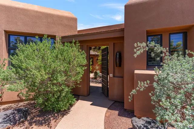 2688 N Chaco Trl, Saint George, UT 84770 - #2