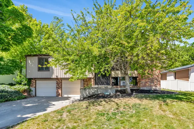 5324 S Robinwood Cir, Taylorsville, UT 84129 - #2