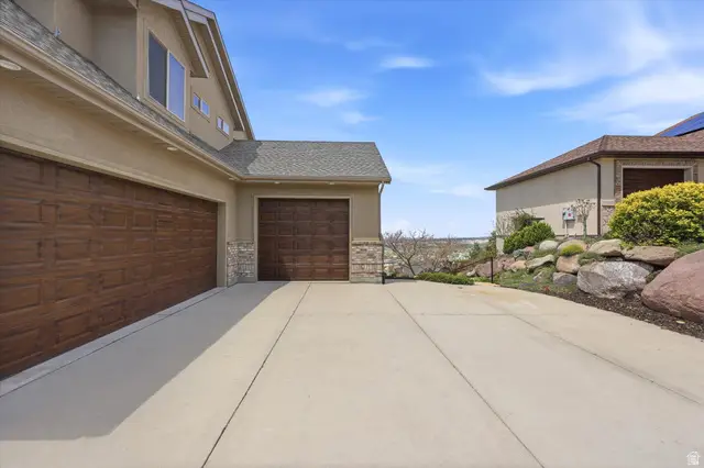 1733 E Crimson Oak Dr, Draper, UT 84020 - #3