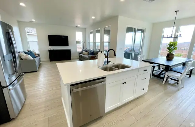 1347 N Paseos St, Washington, UT 84780 - #3