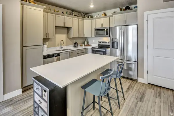 2101 N Main St #306, Sunset, UT 84015