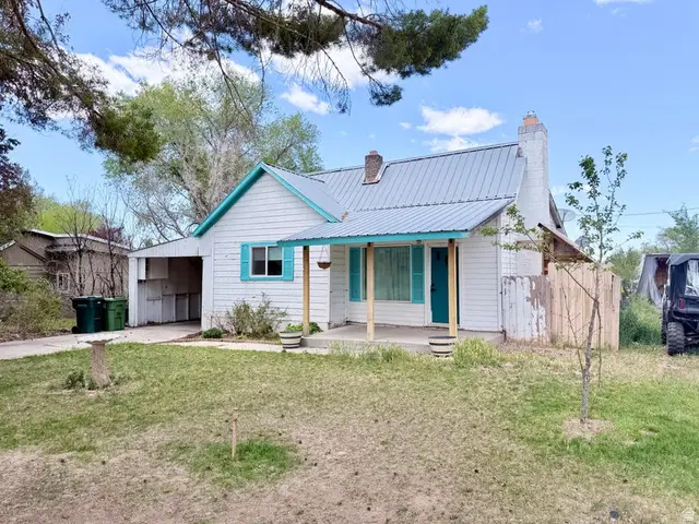 140 W 300 S, Parowan, UT 84761 - #1