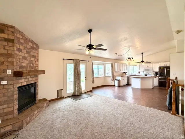 799 E Main St, Grantsville, UT 84029 - #3