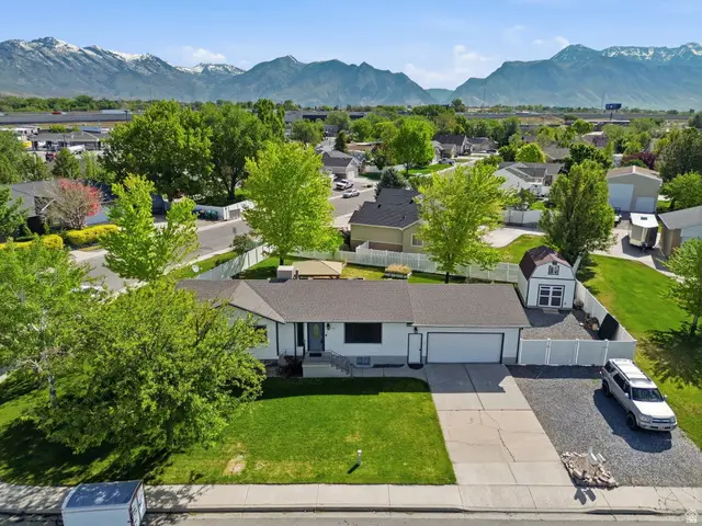 1438 N Trinnaman Ln W, Lehi, UT 84043 - #2