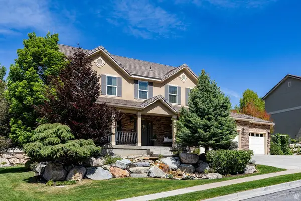 1016 S Sage Ln, Fruit Heights, UT 84037