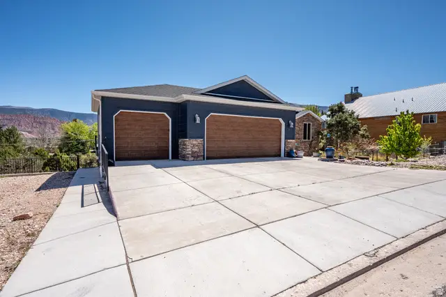 369 S Casa Loma Ln W, Cedar City, UT 84720 - #3