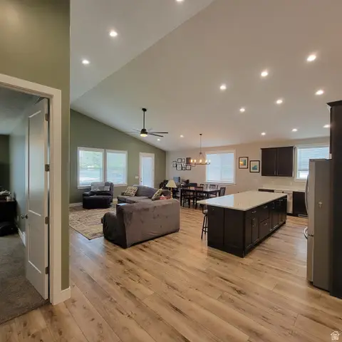 252 W 4950 S, Washington Terrace, UT 84405 - #1