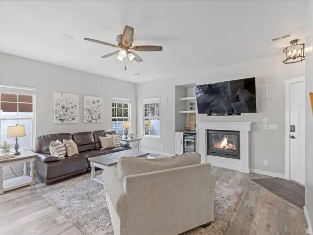 4914 W Duncan Meadow Ln, Riverton, UT 84096 - #3