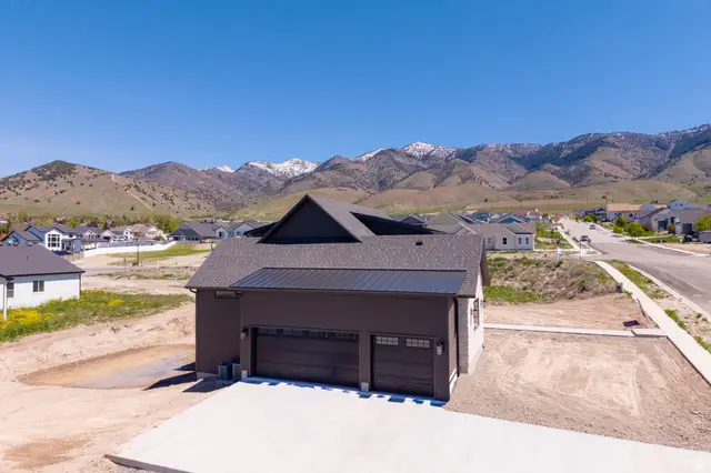 881 E 100 N, Hyde Park, UT 84318 - #3