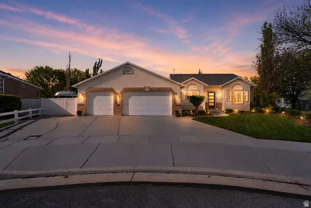 1293 W Margaret View Cir, Riverton, UT 84065 - #3