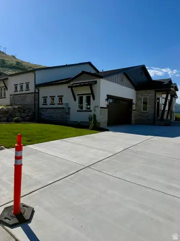 1579 E Maddies Cv, Ogden, UT 84404