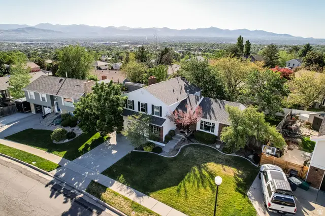 11848 S Cedar Ridge Rd, Sandy, UT 84094 - #2